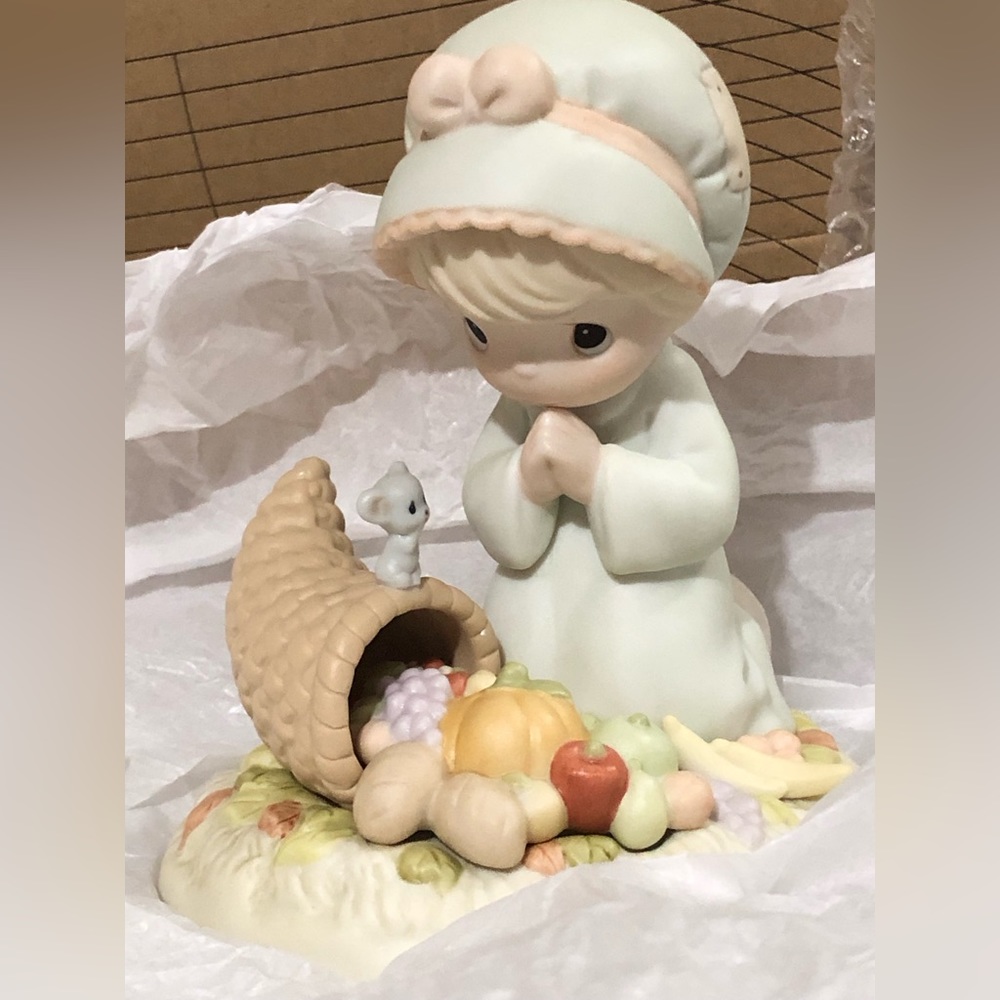 Precious Moments “Praise God From Whom All Blessings Flow” Pilgrim Girl Figurine